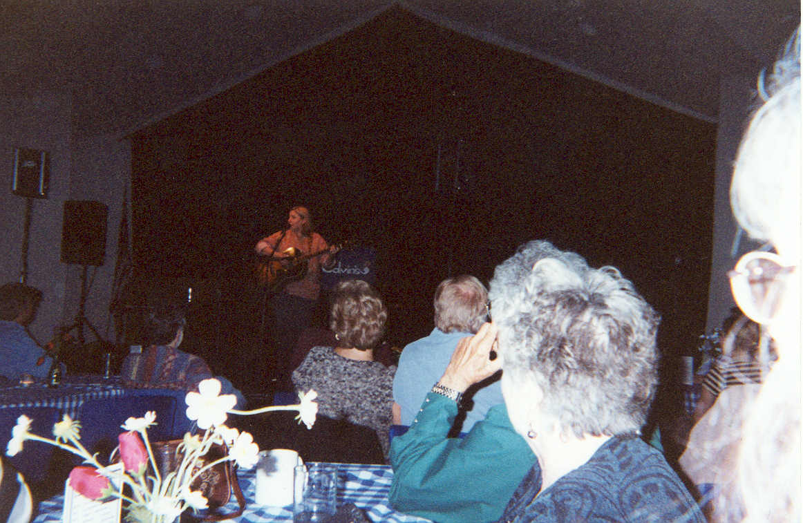 picture of a group of people watching Kate Campbell perform