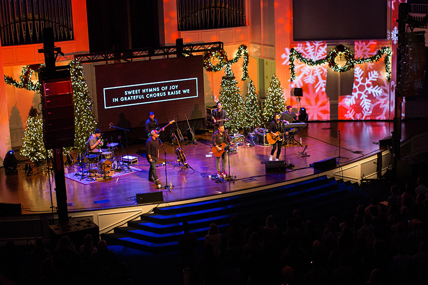 Shane & Shane and Phil Wickham perform in front of the audience in Pilgrim Chapel