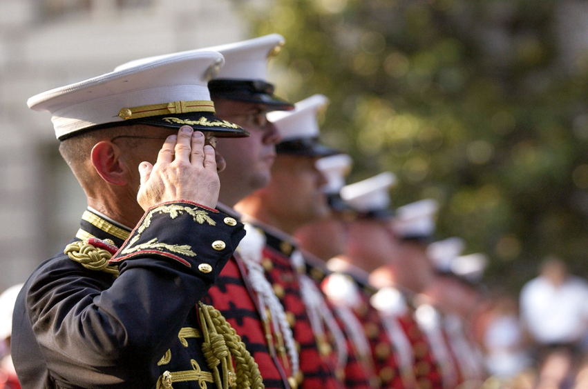 soldiers saluting