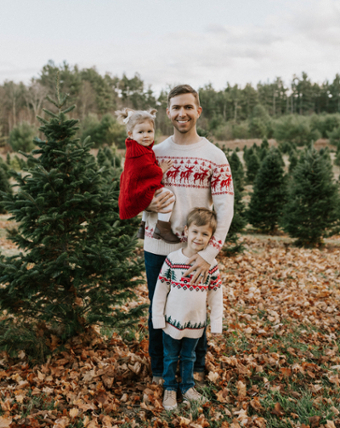 picture of Jason Webb with his two kids