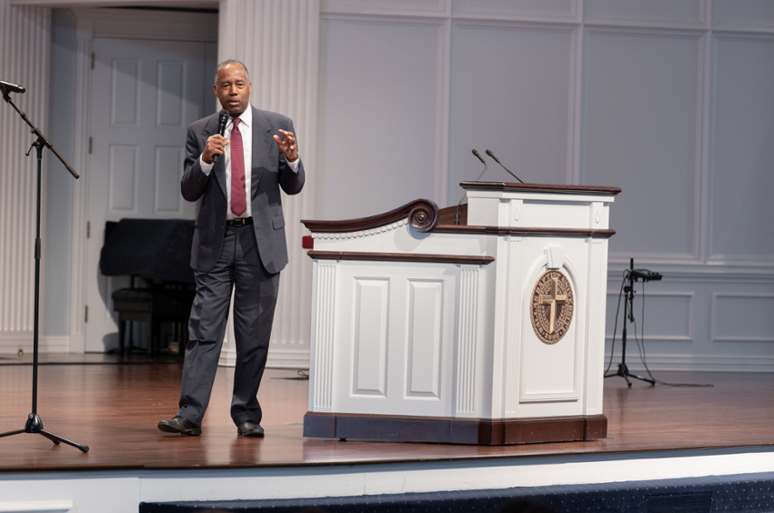 Dr. Carson in Chapel