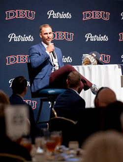 Nathaniel Lowe speaking to the attendees of the banquet