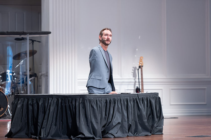 Nick Vujicic speaking at chapel in Dallas, Texas